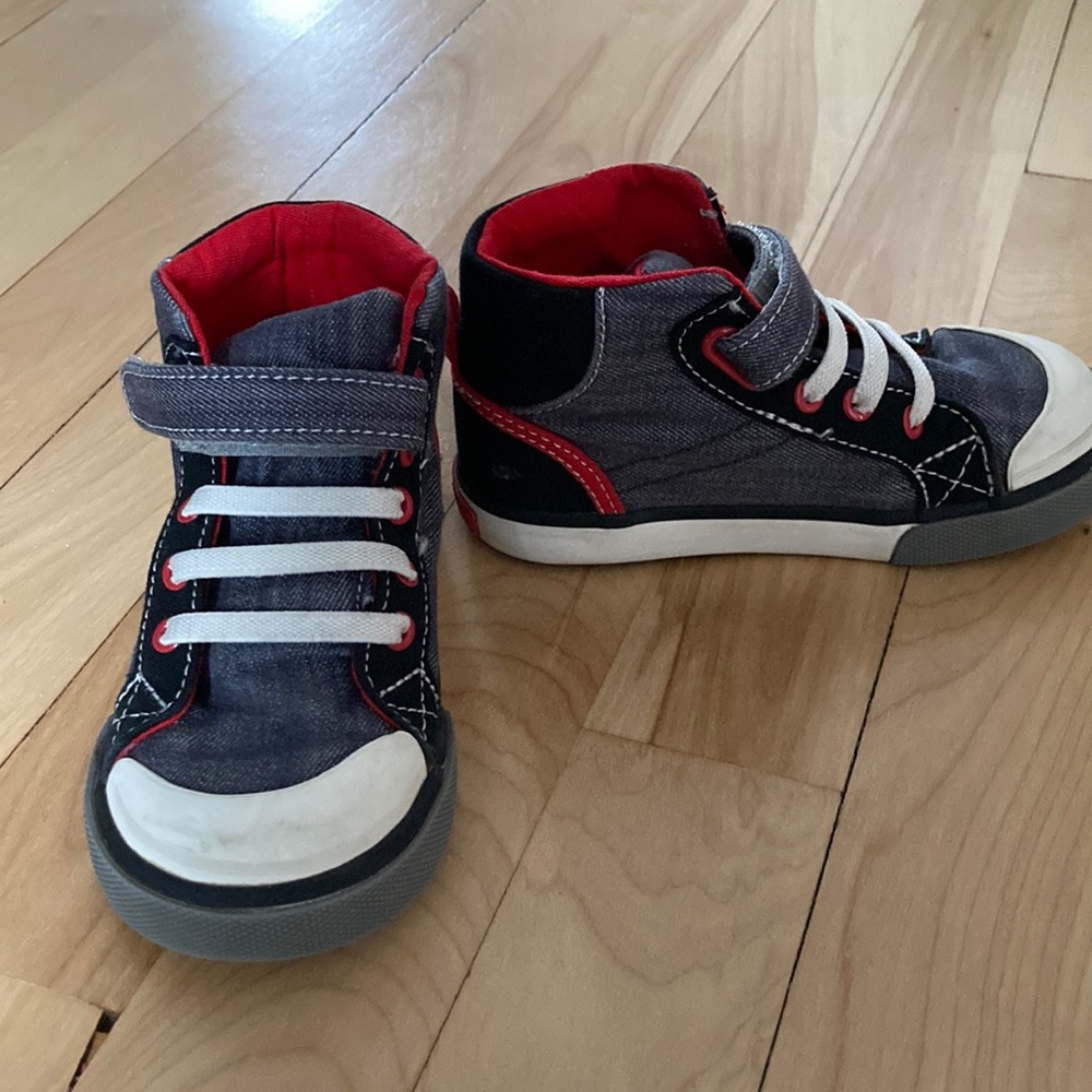 See kai run sneakers
